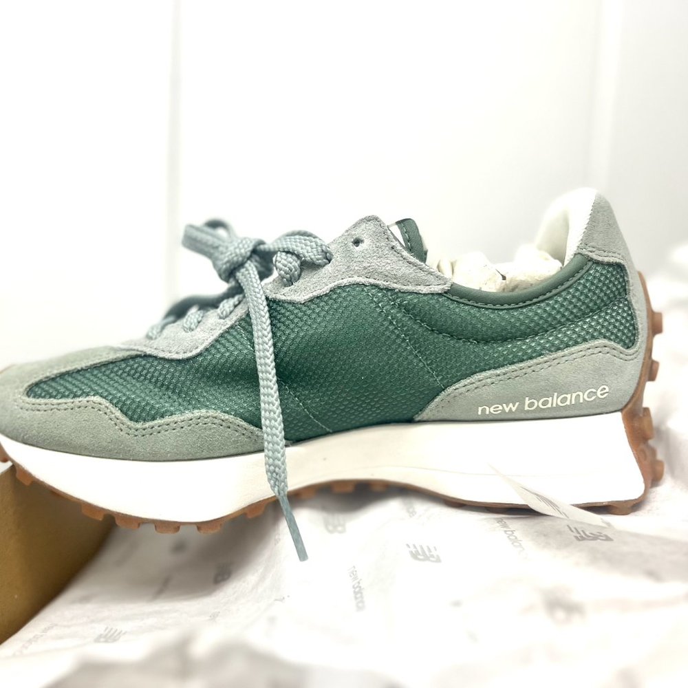 NEW BALANCE 327 Unisex RARE Casual Sneakers Shoes Green with White various sizes - Picture 5 of 14